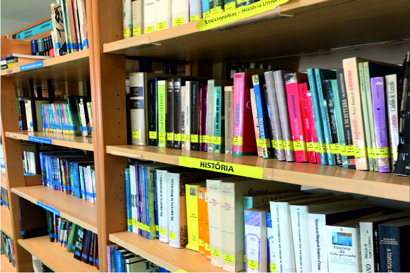 Library with books and study space for students